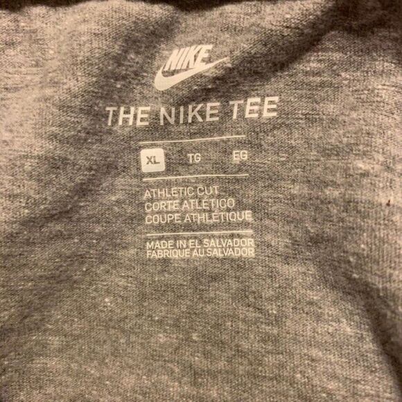 NIKE GIRLS CRUSH IT SIZE GIRLS XL THE NIKE TEE - Picture 3 of 3